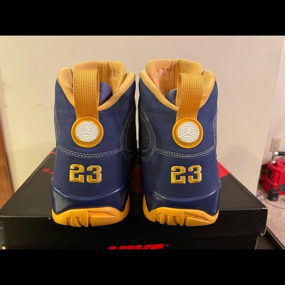 Jordan 9 Retro Calvin Bailey (2012) Size 12 - Picture 6 of 11